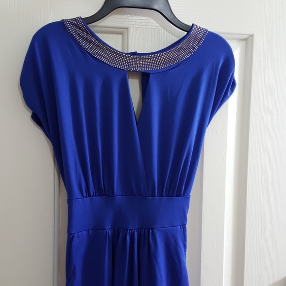 **Dress** - Picture 2 of 4